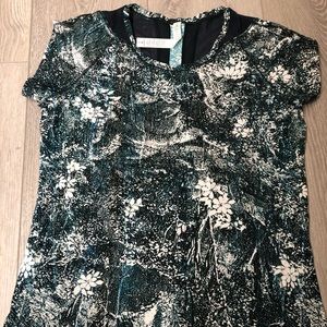 NWT- Seek the Heat top